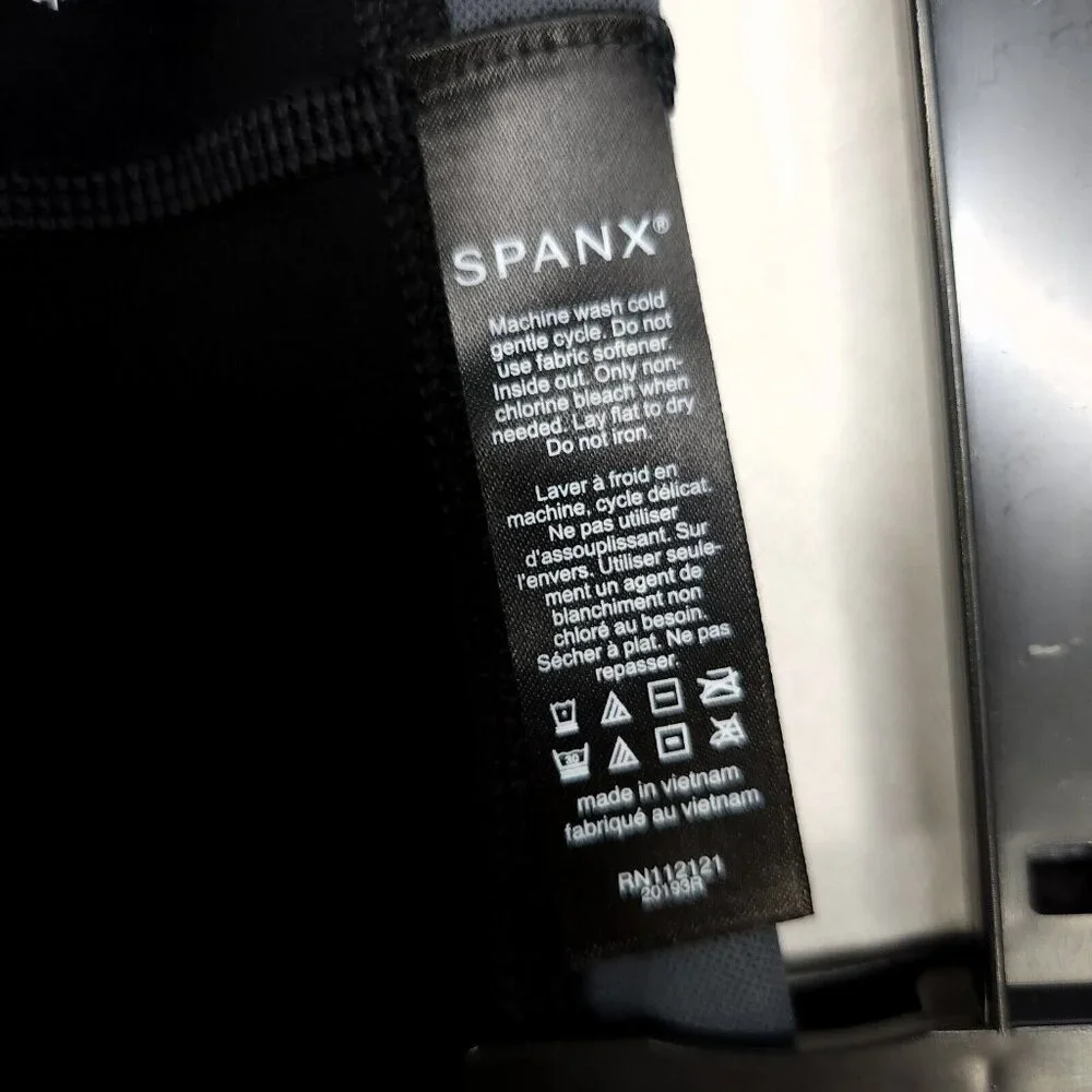 Spanx Every Wear Gloss Pockets Leggings Womens Size XS Very Black Tummy Control - Picture 15 of 16